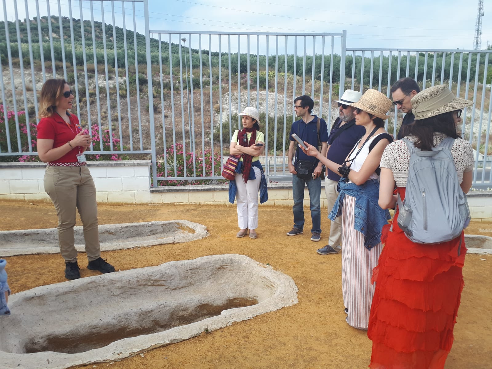 Un nutrido grupo de periodistas de viajes y estilo de vida de importantes medios de comunicación han visitado las ciudades de Córdoba, Jaén y Lucena, como parte del primer viaje de prensa organizado por la Red de Juderías