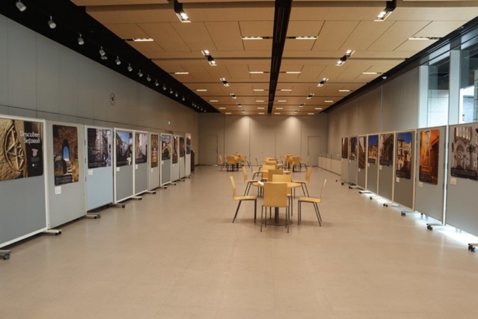 Más de mil personas visitaron la exposición en el centro del Instituto Cervantes de Tokio, donde se expuso por segunda vez.