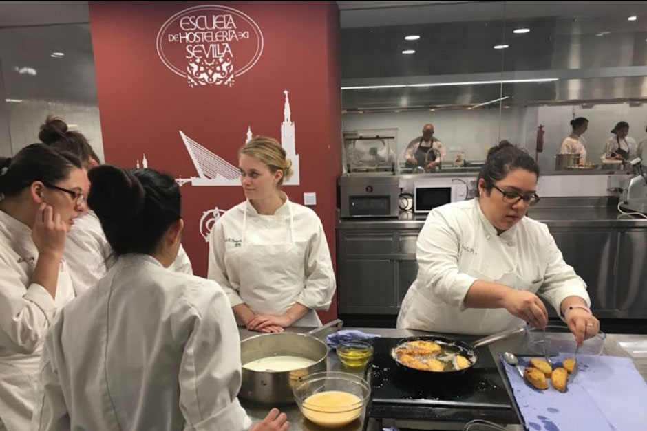 «Sabores de Sefarad» en la Escuela Superior de Hostelería de Sevilla | Red de Juderías de España Caminos de Sefarad