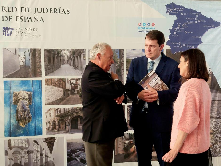 El stand de la Red de Juderías en INTUR, punto de encuentro de público y autoridades