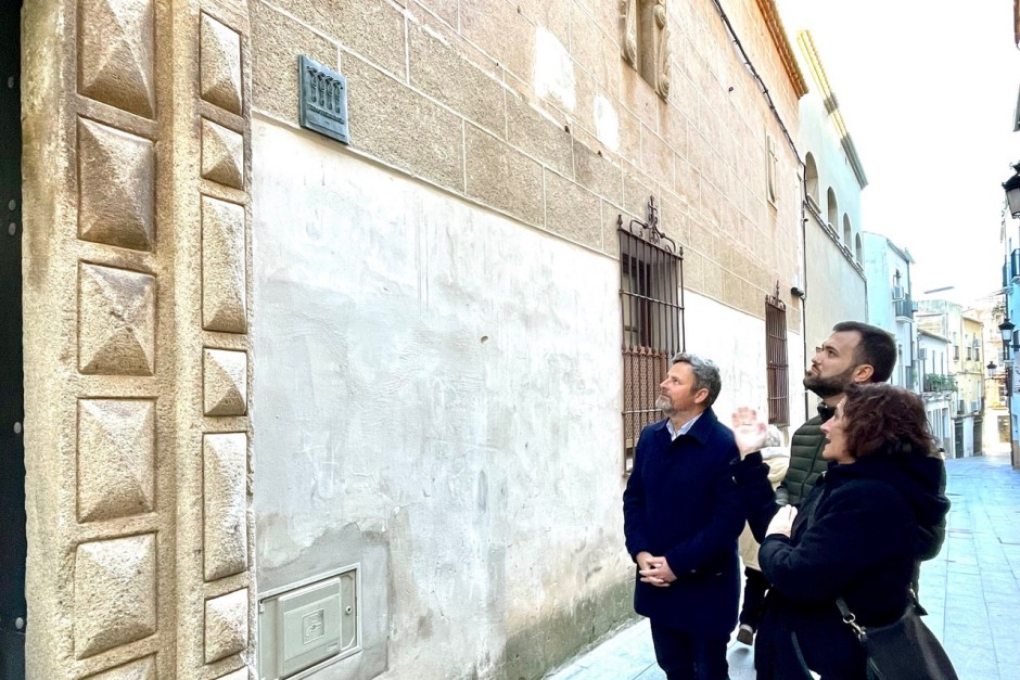 Descubrimiento en Cáceres de la placa del Premio Hispania Nostra a la Red de Juderías de España